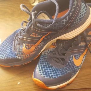 NIKE DUAL FUSION SHOES